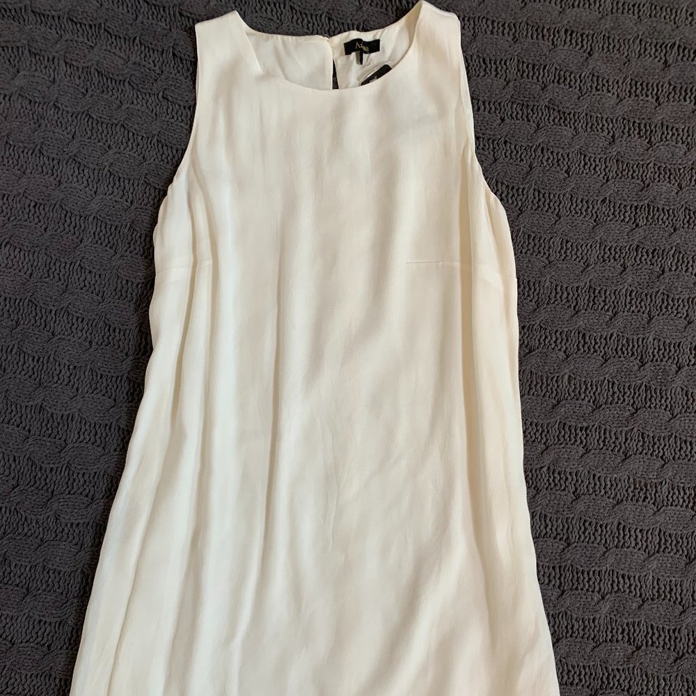 NWT Small Aakaa White Shift Dress